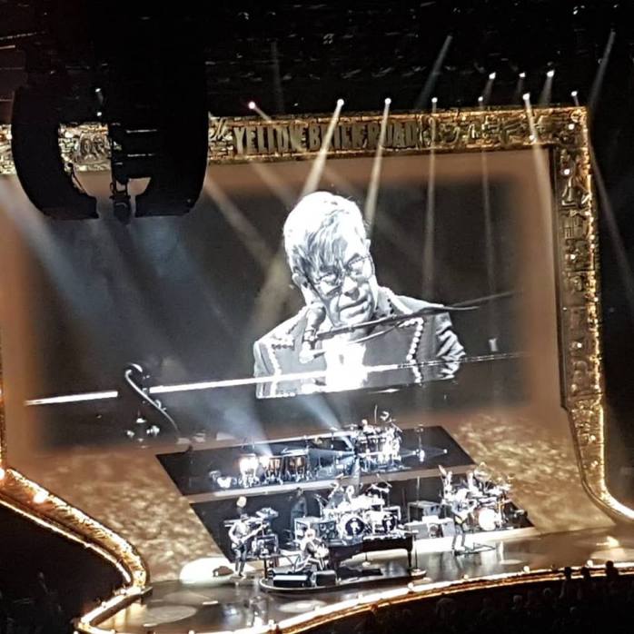 42693001_10160767352075702_1957259731143753728_n